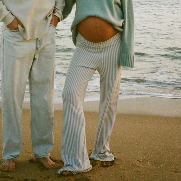 NA-KD fashion x @clairerose | US L | Knitted striped flared pants blue & white - Picture 3 of 5